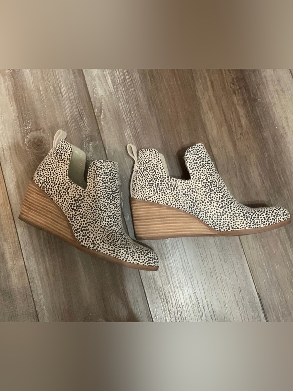 TOMS with box  Kallie Mini Cheetah Suede Wedge Booties
